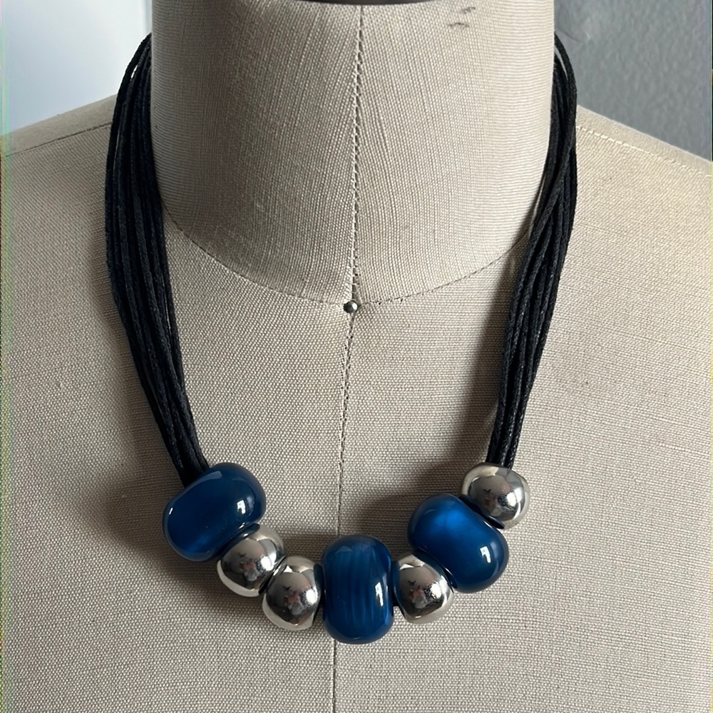 Beaded fashion necklace
